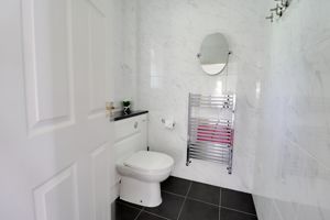 Guest WC- click for photo gallery